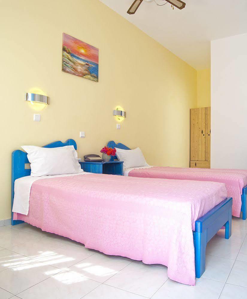 Pelagos Hotel - Apartments Chora Exterior foto